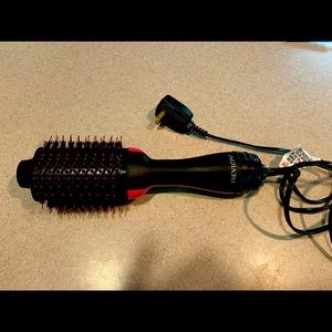 Revlon one-step dryer brush. Never used.